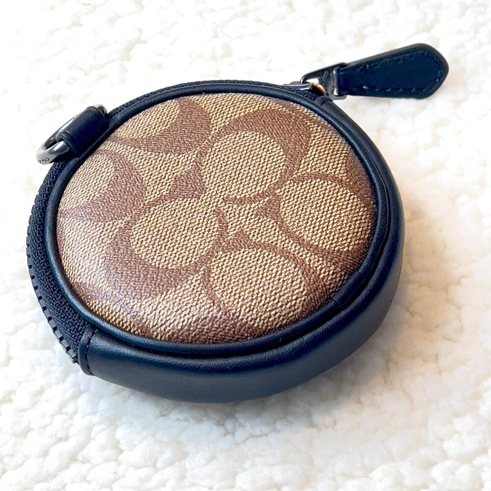COACH Classic Round Leather Zip Coin Pouch - New